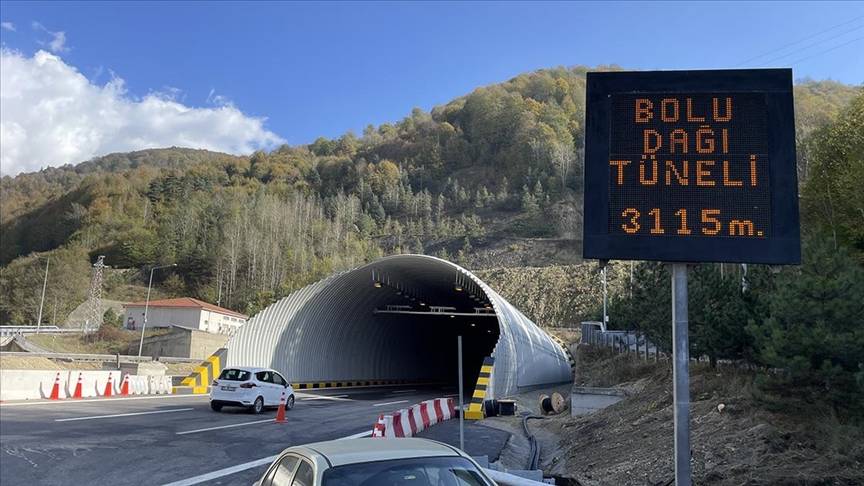 Bolu Dağı Tüneli İstanbul yönü 5 saat kapalı olacak! Sürücüler dikkat: 31 Ekim’e kadar trafik duracak! 1